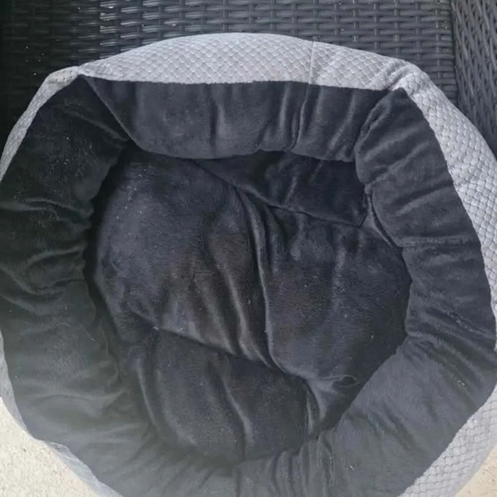 American Kennel Club Grey Waffle Knit Round Cuddler Dog Bed Small 17